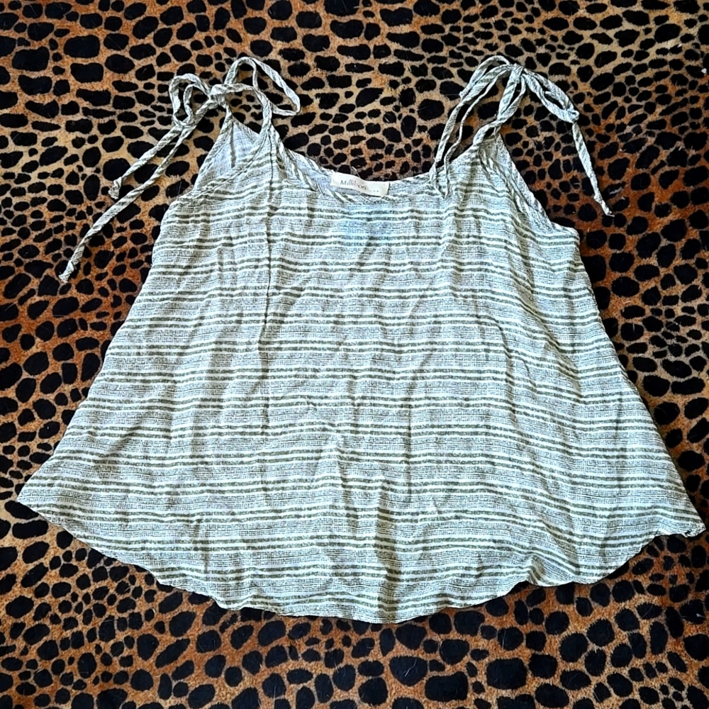 Summer top bundle - Picture 3 of 3